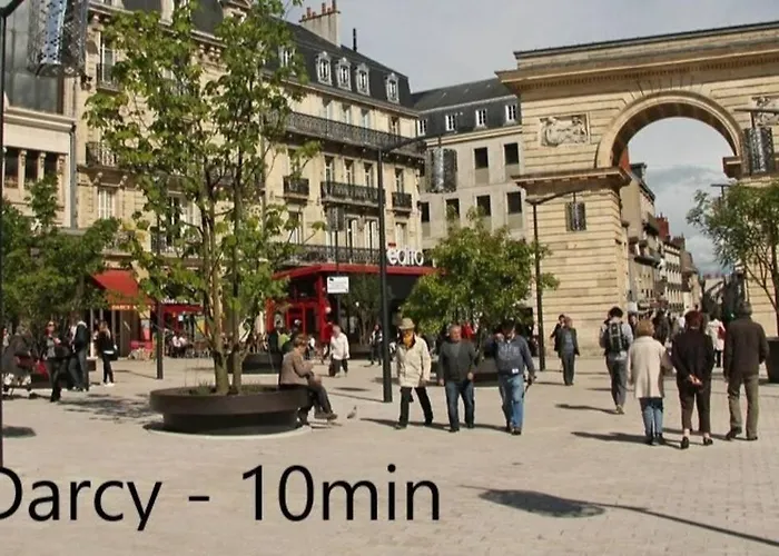 Gare-arquebuse Apartment *